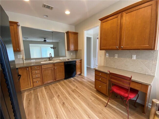 Building Photo - 124 Spider Lily Ct