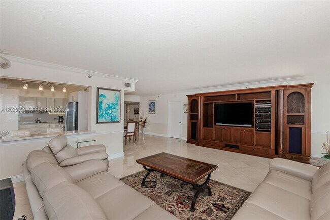 Building Photo - 8855 Collins Ave