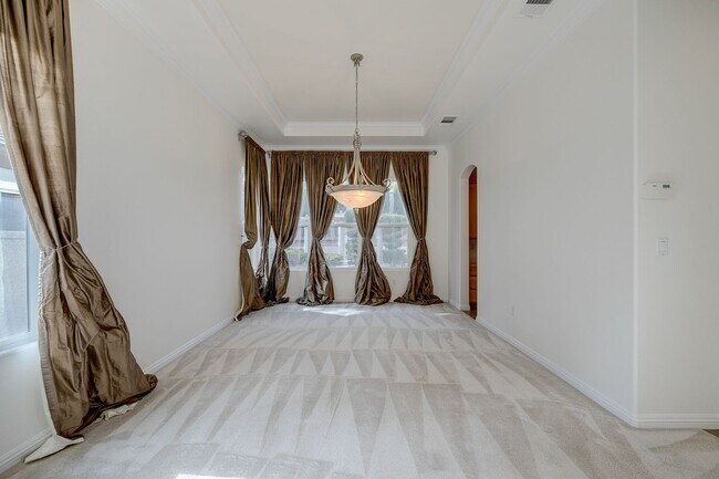 Building Photo - Beautiful 4Bd, 4Bth home in Guard Gated Community near Tivoli Village.