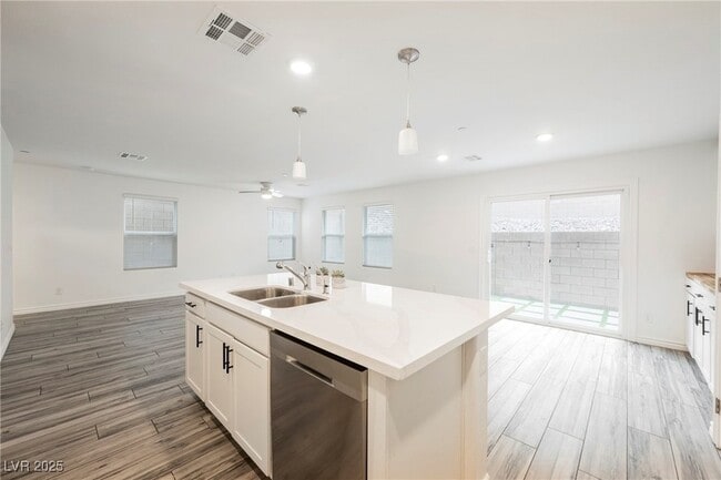 Building Photo - 376 Yellow Finch Ln
