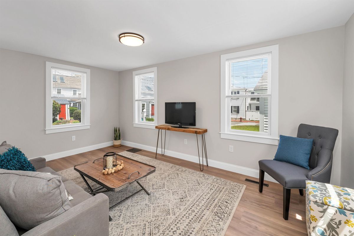 Building Photo - 3 Madison St