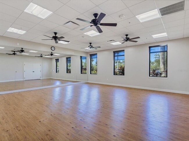 Building Photo - 10042 Crooked Crk Dr