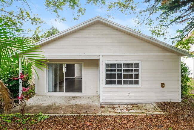 Building Photo - 565 Portland Cir