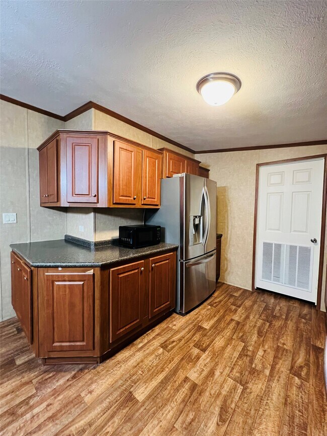 Building Photo - 16381 Hunters Green Dr