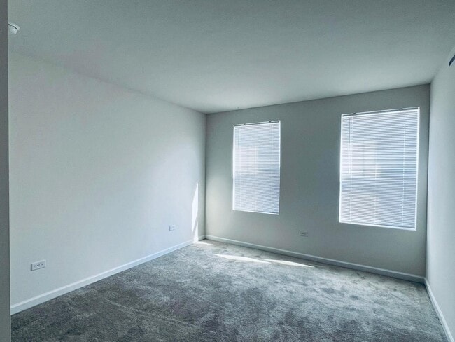 Building Photo - 5935 Hawkweed Dr
