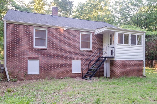 Building Photo - 1233 Cheshire Ave