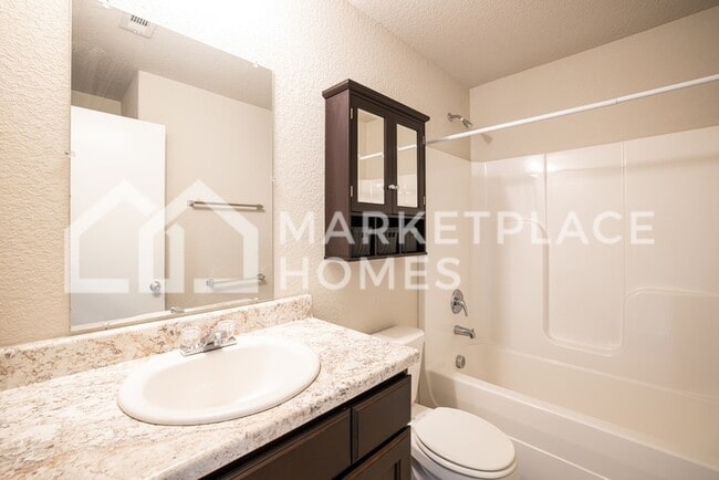 Building Photo - 825 NW 68th Ave