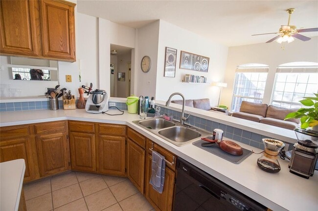 Building Photo - 11584 Cedarcliffe Dr