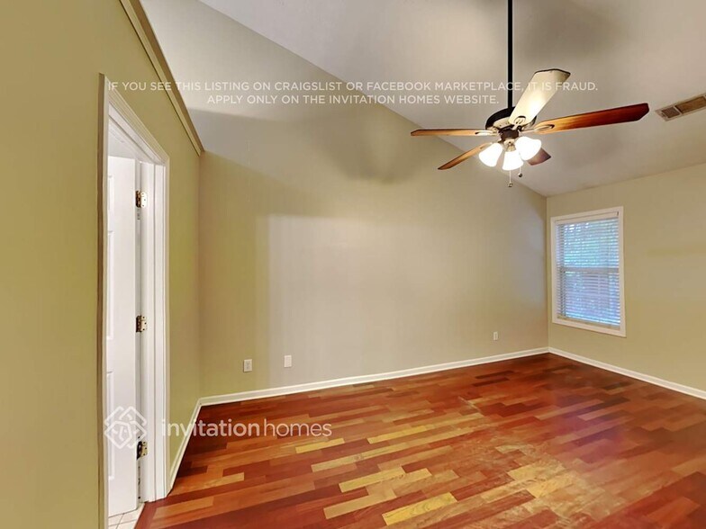 Building Photo - 660 Peachtree Trails Dr