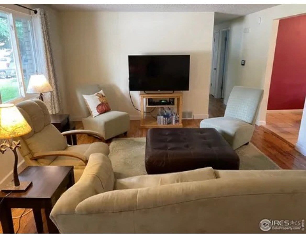 Building Photo - 1915 Collyer St