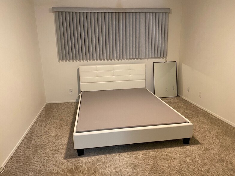 Building Photo - 1828 Camden Ave