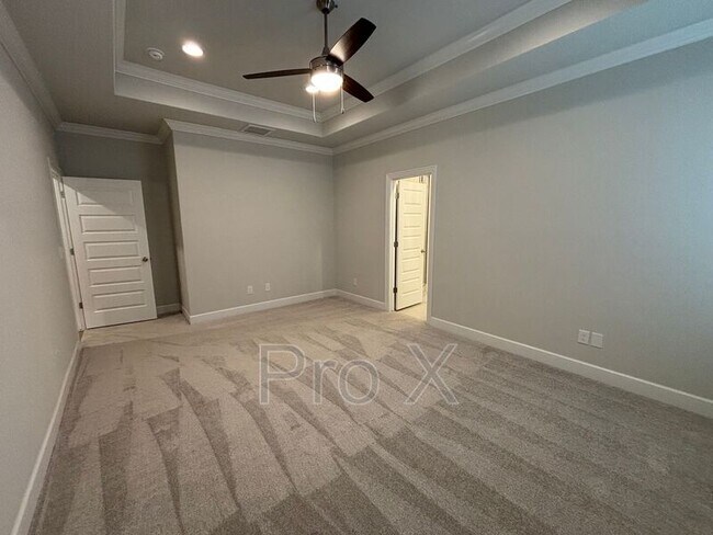 Building Photo - 1908 Charles St