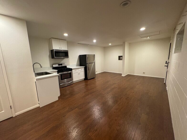 Primary Photo - 673 Brookside Ln