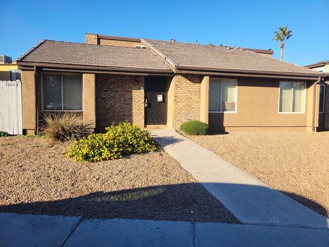 Building Photo - Hialeah- Beautifully Remodeled Single-Story Condo 3-Bedroom Home Near UNLV & Airport