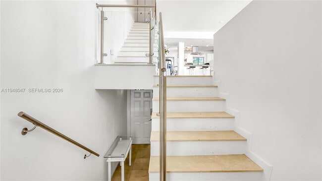 Building Photo - 10090 Bay Harbor Terrace