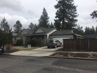 Building Photo - Ranch style home close to river & trails, ...