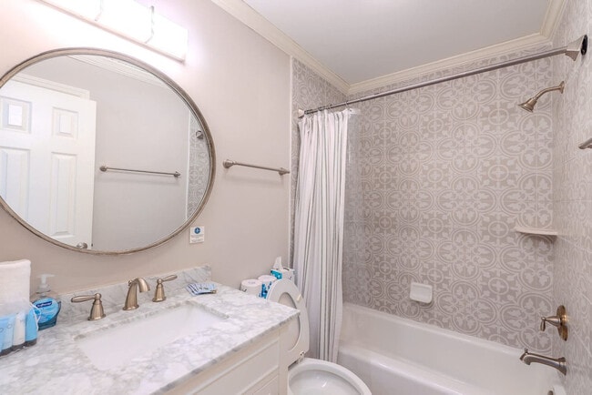 Building Photo - 7 Periwinkle Ln