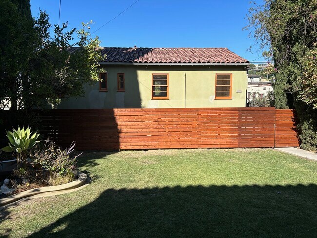 Building Photo - 1425 Allison Ave