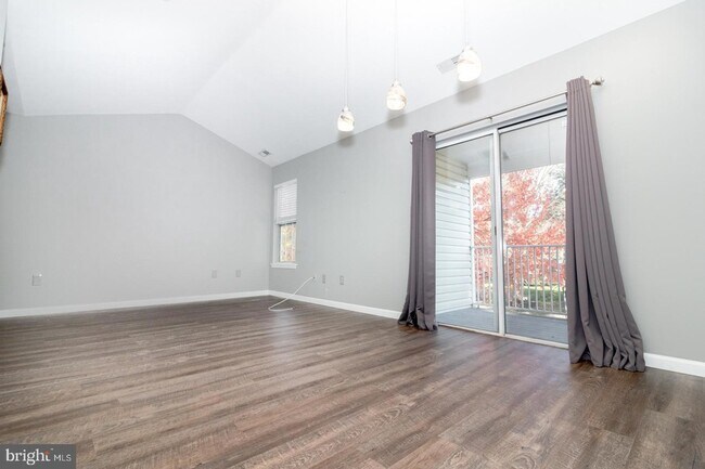 Building Photo - 721 Walden Cir