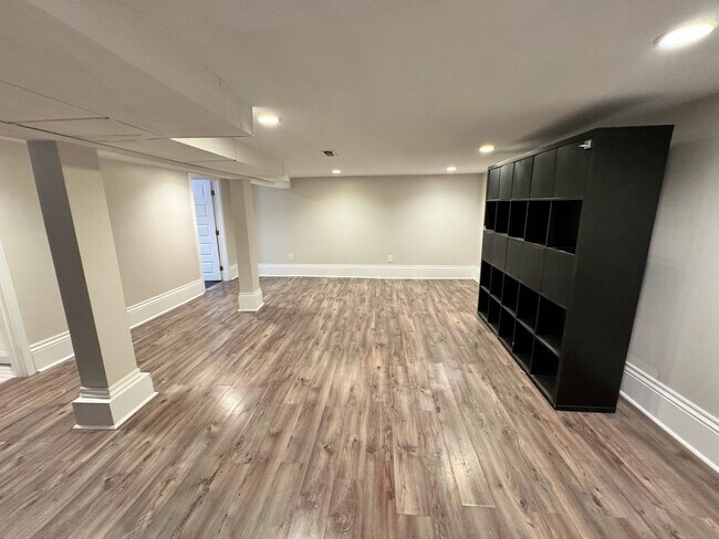 Building Photo - Beautiful 4+ Bed, 3 Bath Crafstman Home with Fenced Yard near St. Johns