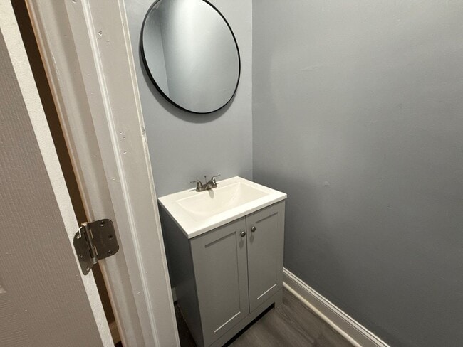 Building Photo - Beautiful three - Bedroom Home In Baltimore