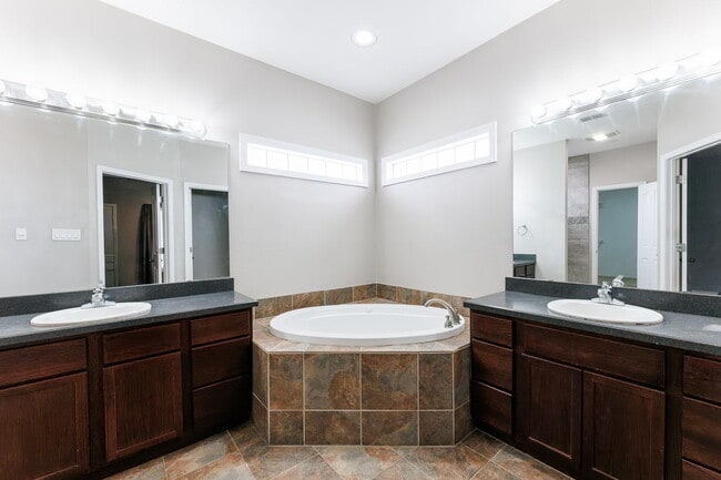 Building Photo - Spacious 3-Bedroom in Gated Community