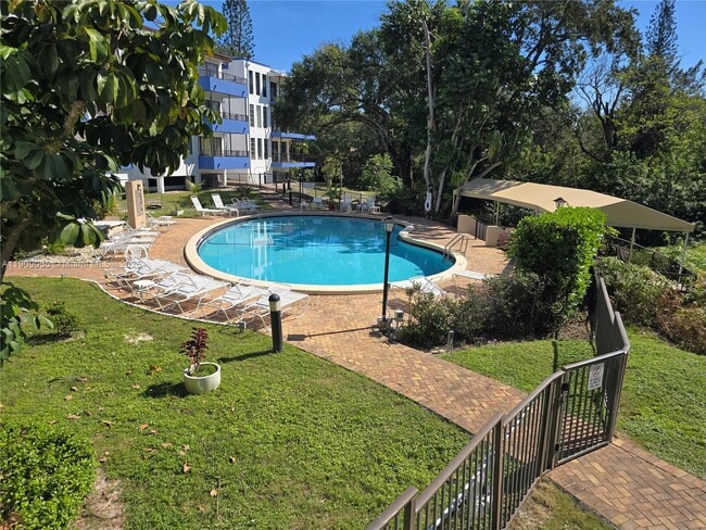 Building Photo - 6010 S Falls Cir Dr