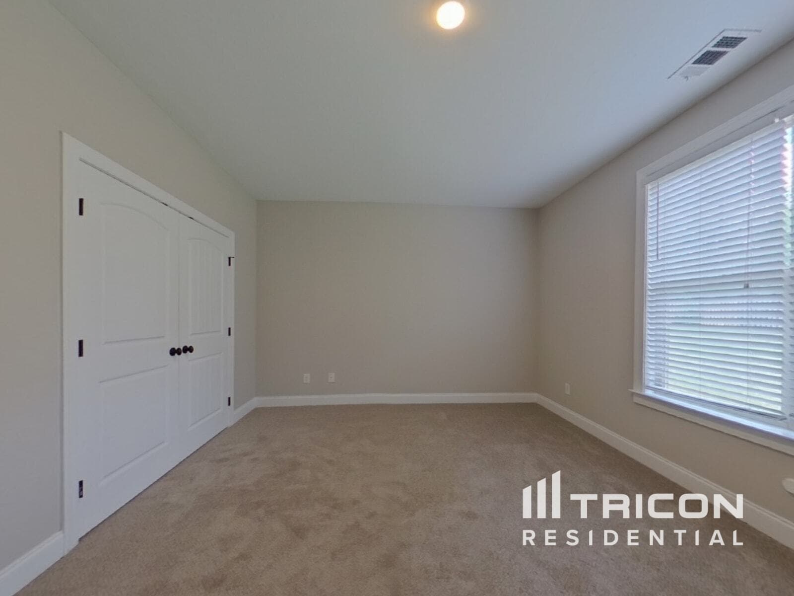 Building Photo - 286 Palamon Dr