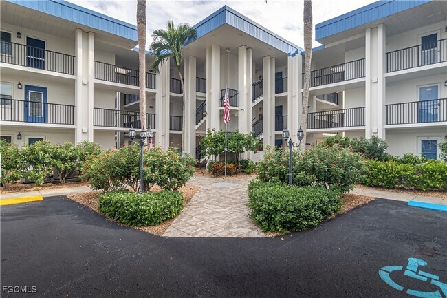 Building Photo - 1828 Pine Valley Dr