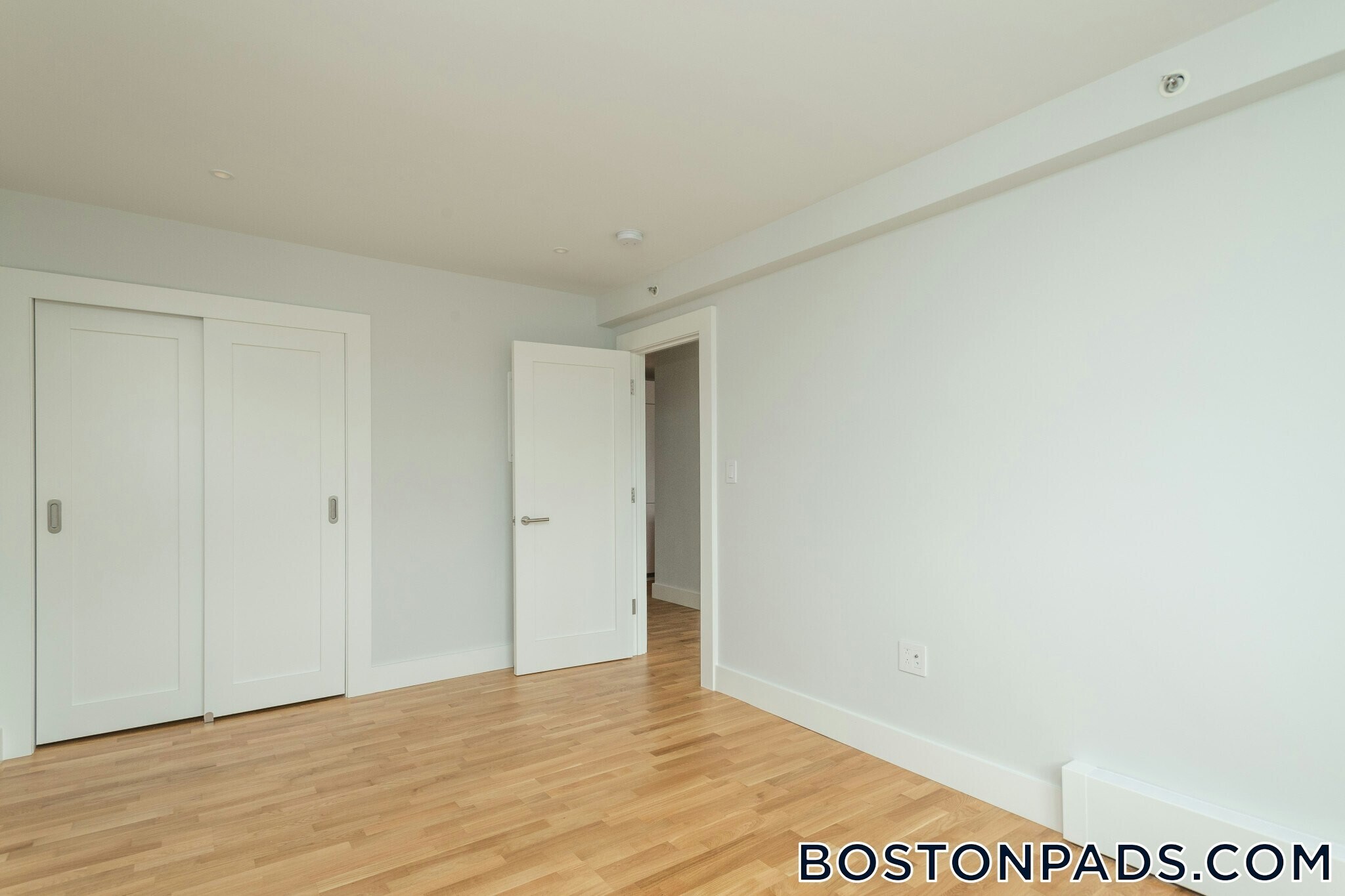 Building Photo - 1410 Columbia Rd