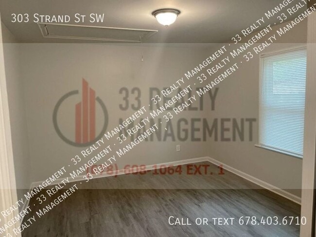 Building Photo - One-Level Single Family charming bungalow ...