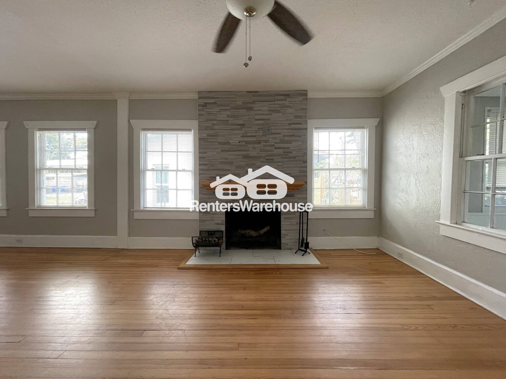 Building Photo - 4130 1st Ave S