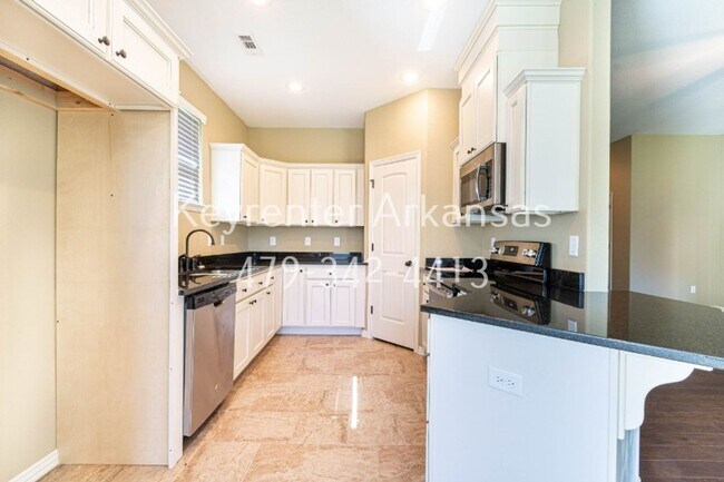 Building Photo - 4870 Castlewood Ln