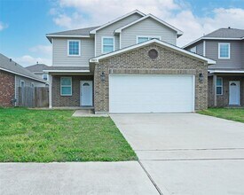 Building Photo - 13823 Leabrandon Ln