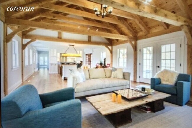 Building Photo - 2782 Montauk Hwy