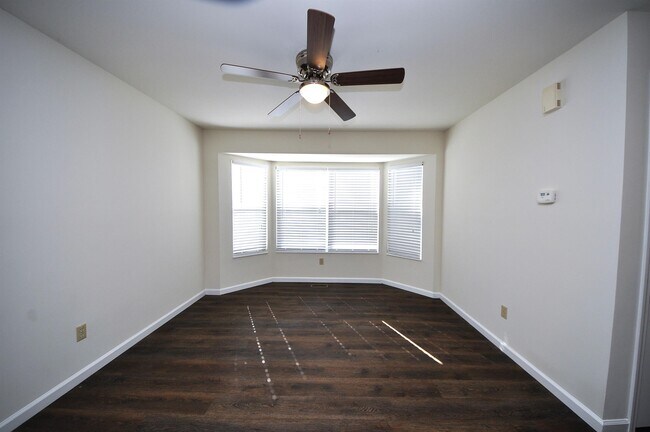 Building Photo - 667 Lakewood Dr