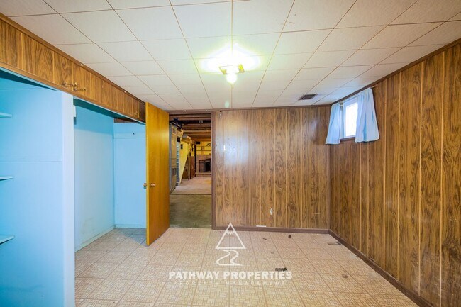 Building Photo - Charming 5-Bedroom Home in Provo’s Cottonw...