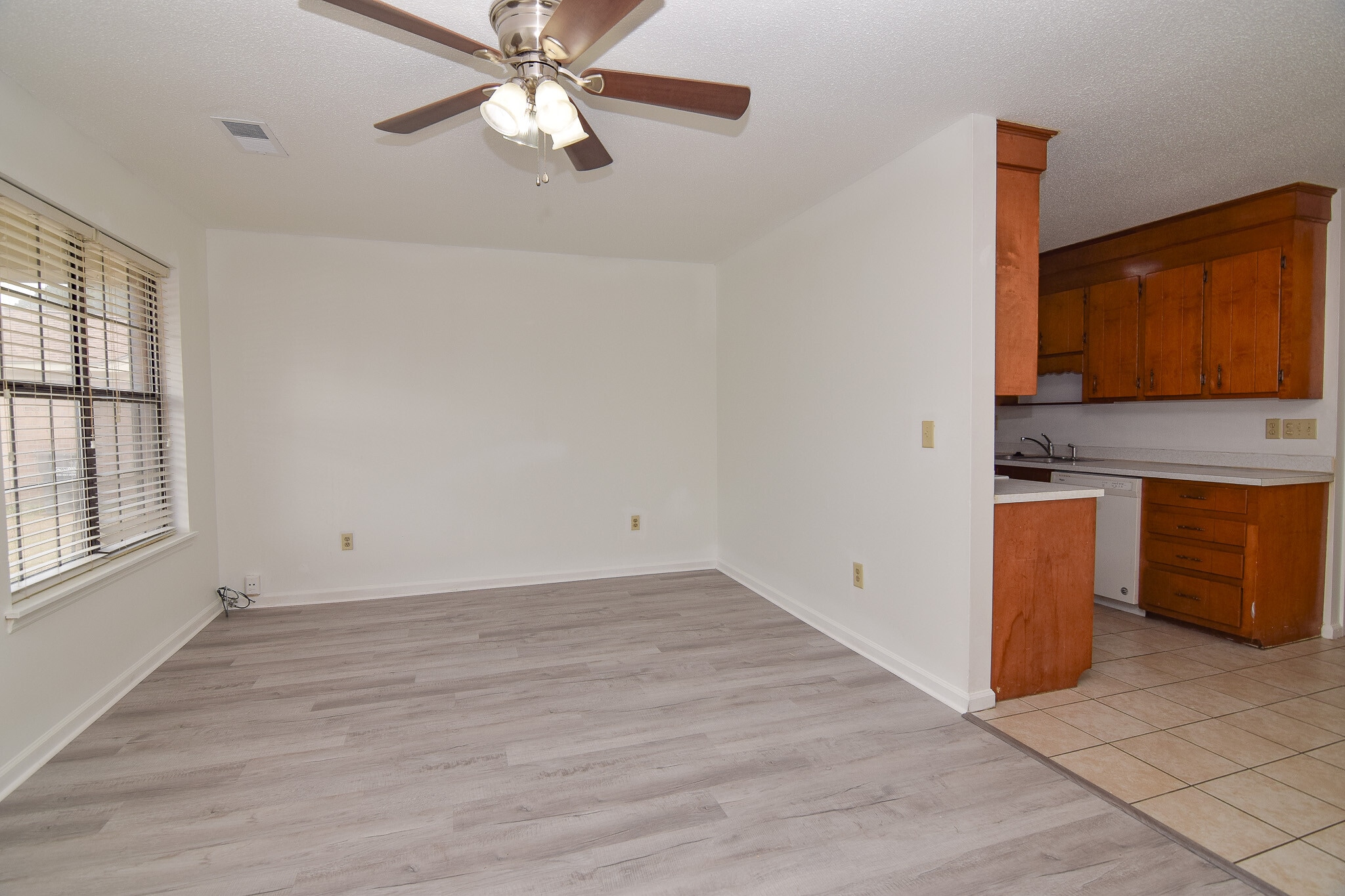 Building Photo - 115 Ashwood Ct