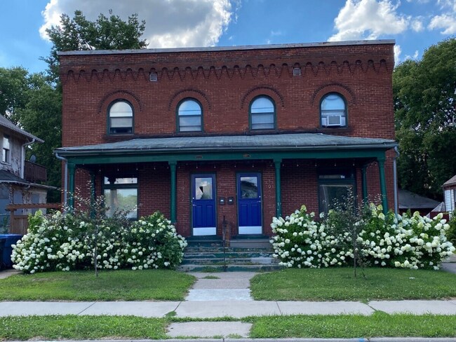 Building Photo - 1900 Columbus Ave.