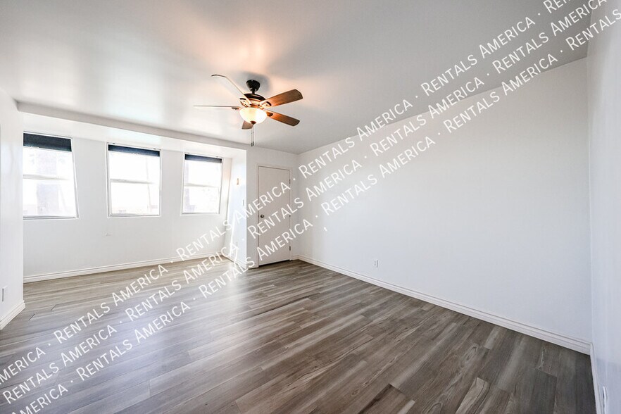 Building Photo - 1601 W Sunnyside Dr