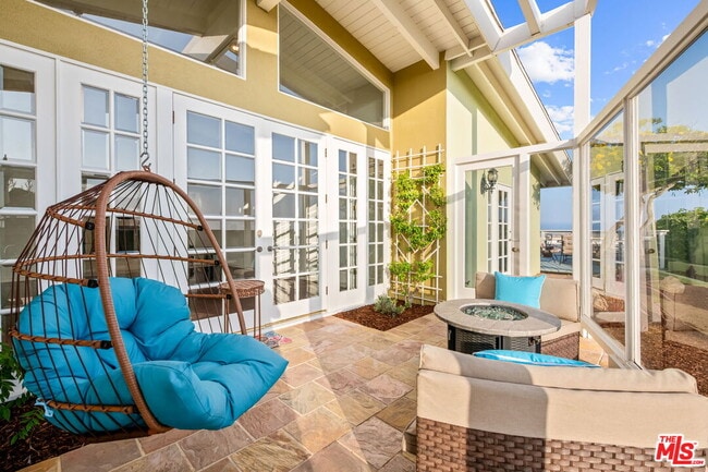 Building Photo - 221 Bellino Dr