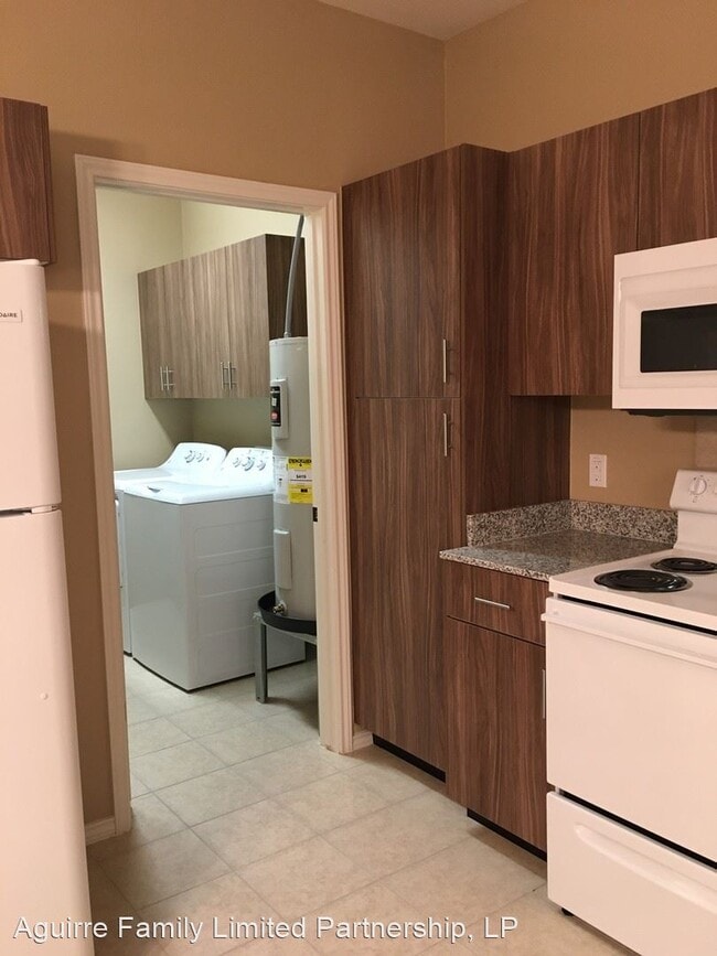 Building Photo - 2206 E Hwy 281