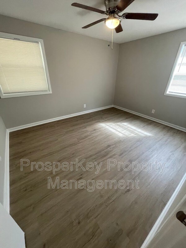 Building Photo - 4905 Wellborn Dr