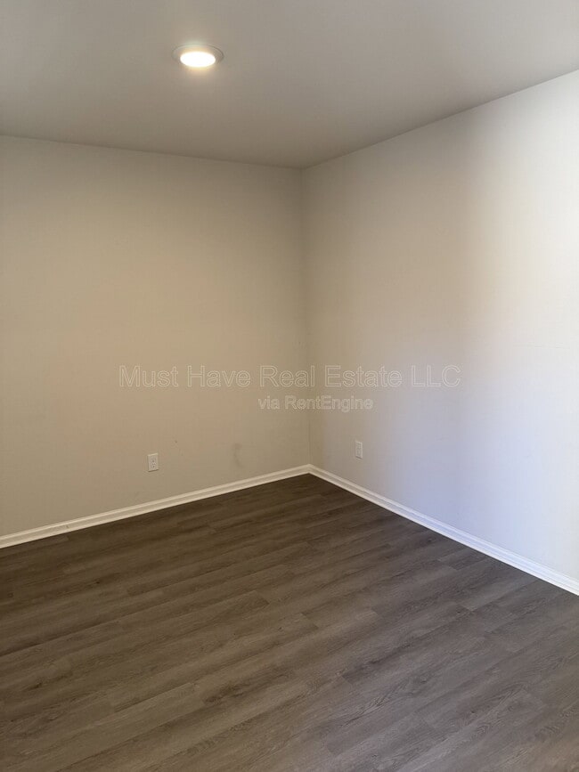 Building Photo - 4814 Stone Dr