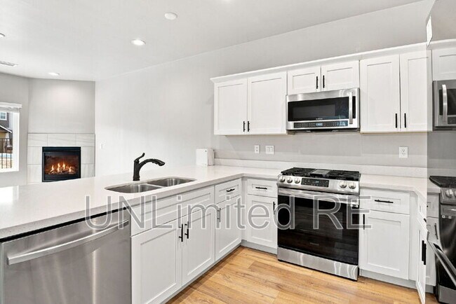 Building Photo - 12249 Curtis Ct