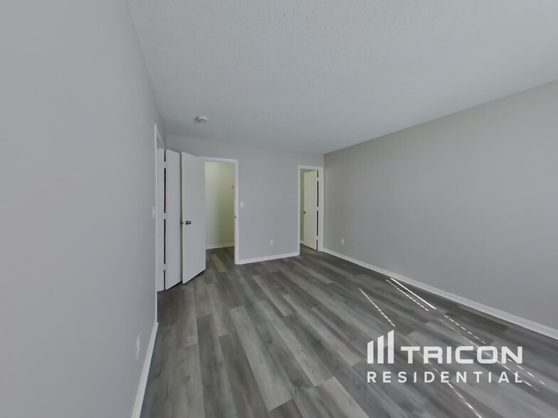Building Photo - 701 Millbrook Dr