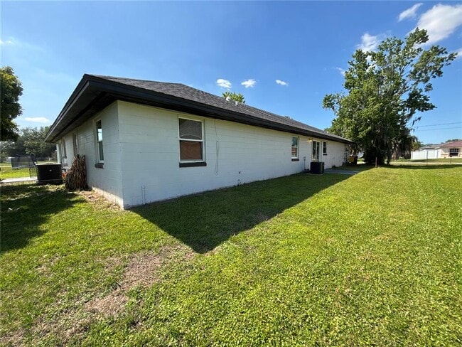 Building Photo - 504 Blackbird Ln