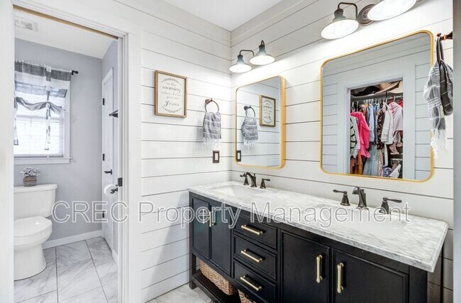 Building Photo - 109 Fort St