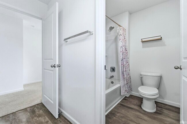 Building Photo - 4152 Bradley Dr