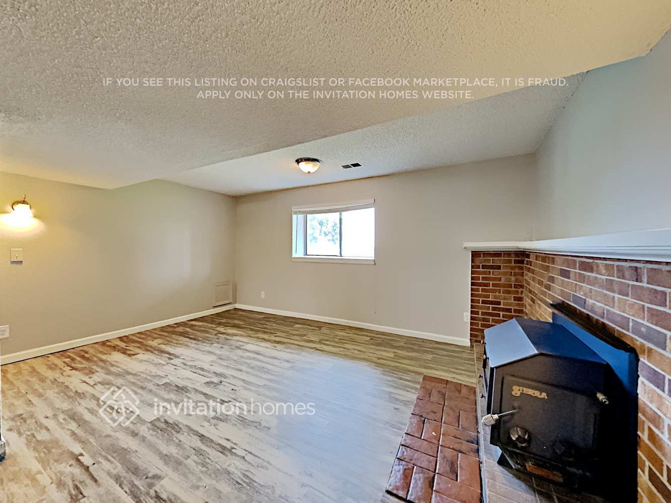 Building Photo - 9434 Brentwood St